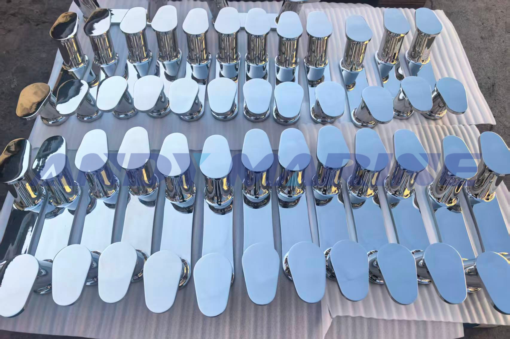 एन्डी मरीनले सफलतापूर्वक उच्च प्रदर्शन 316 स्टेनलेस स्टील बोलार्ड प्रदान गर्दछ