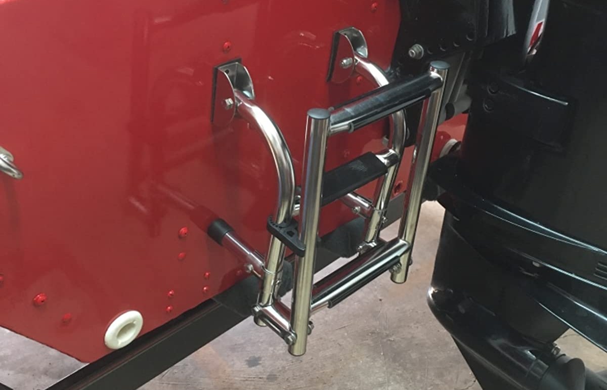 फोल्डिङ बोर्डिङ सीढी